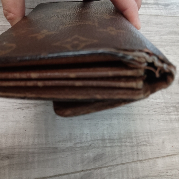 Louis Vuitton Long Wallet - Picture 8 of 12